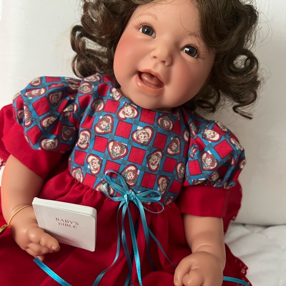 Lee Middleton baby doll - by Reva - Picture 6 of 10